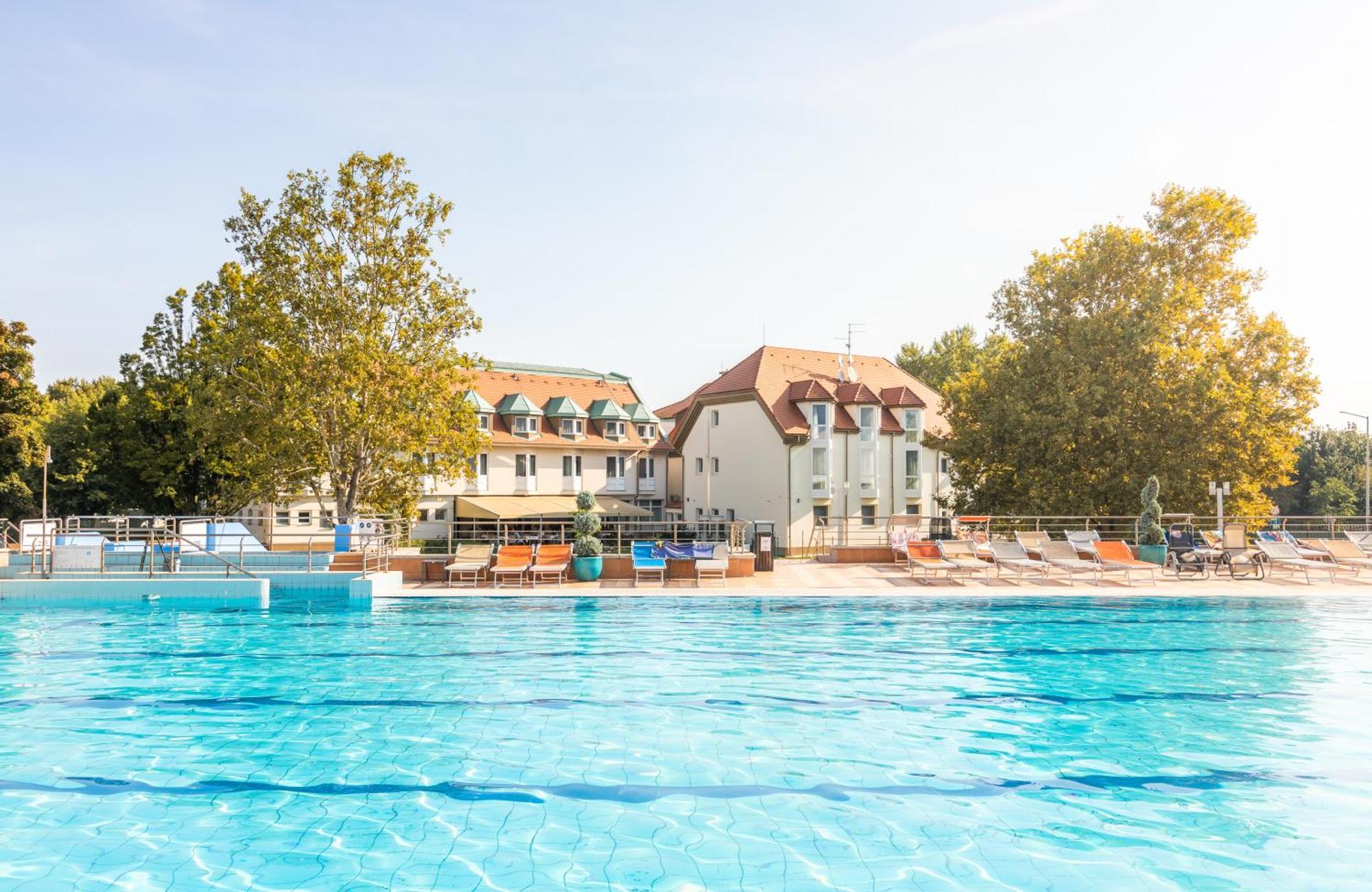 Aqua Hotel Termal Mosonmagyaróvár Exterior foto