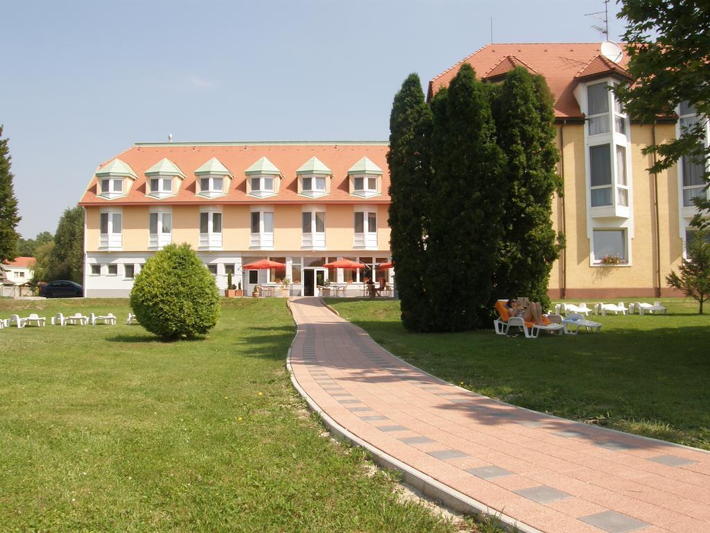 Aqua Hotel Termal Mosonmagyaróvár Exterior foto