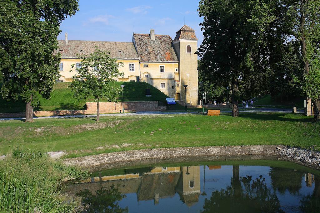 Aqua Hotel Termal Mosonmagyaróvár Exterior foto